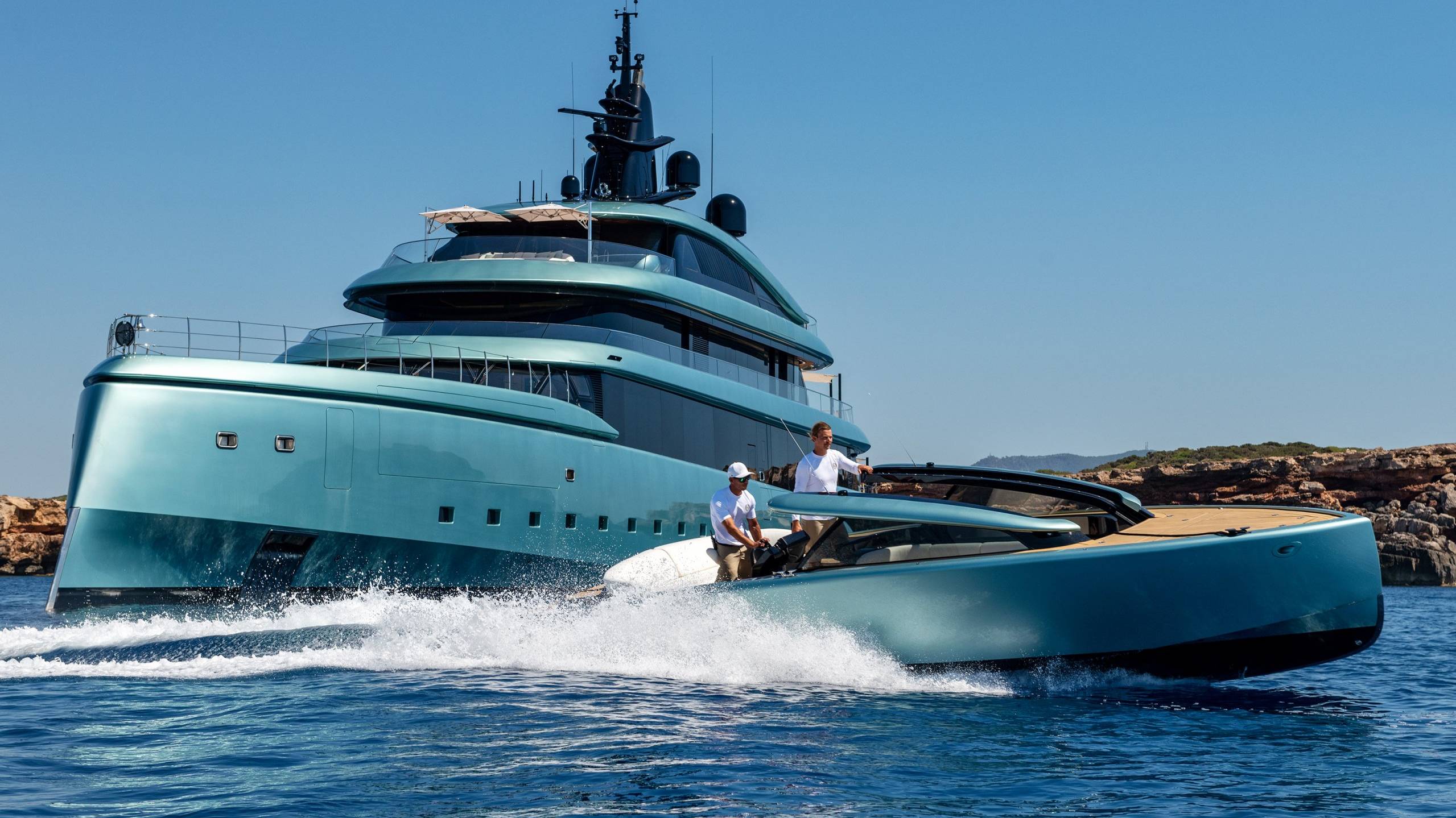 Motor Yachts for Charter 