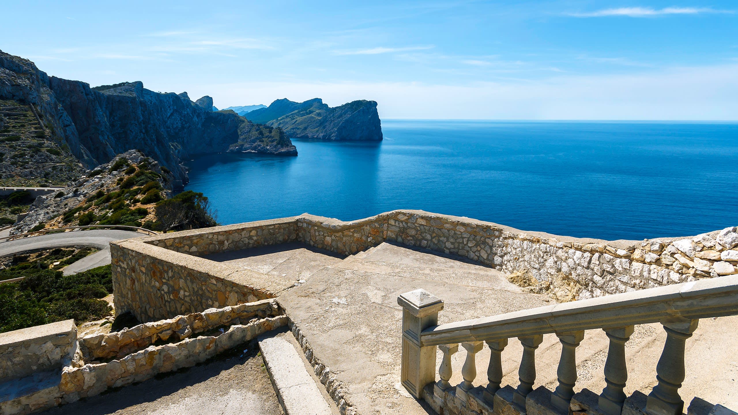 Yacht Charter in Port Nou