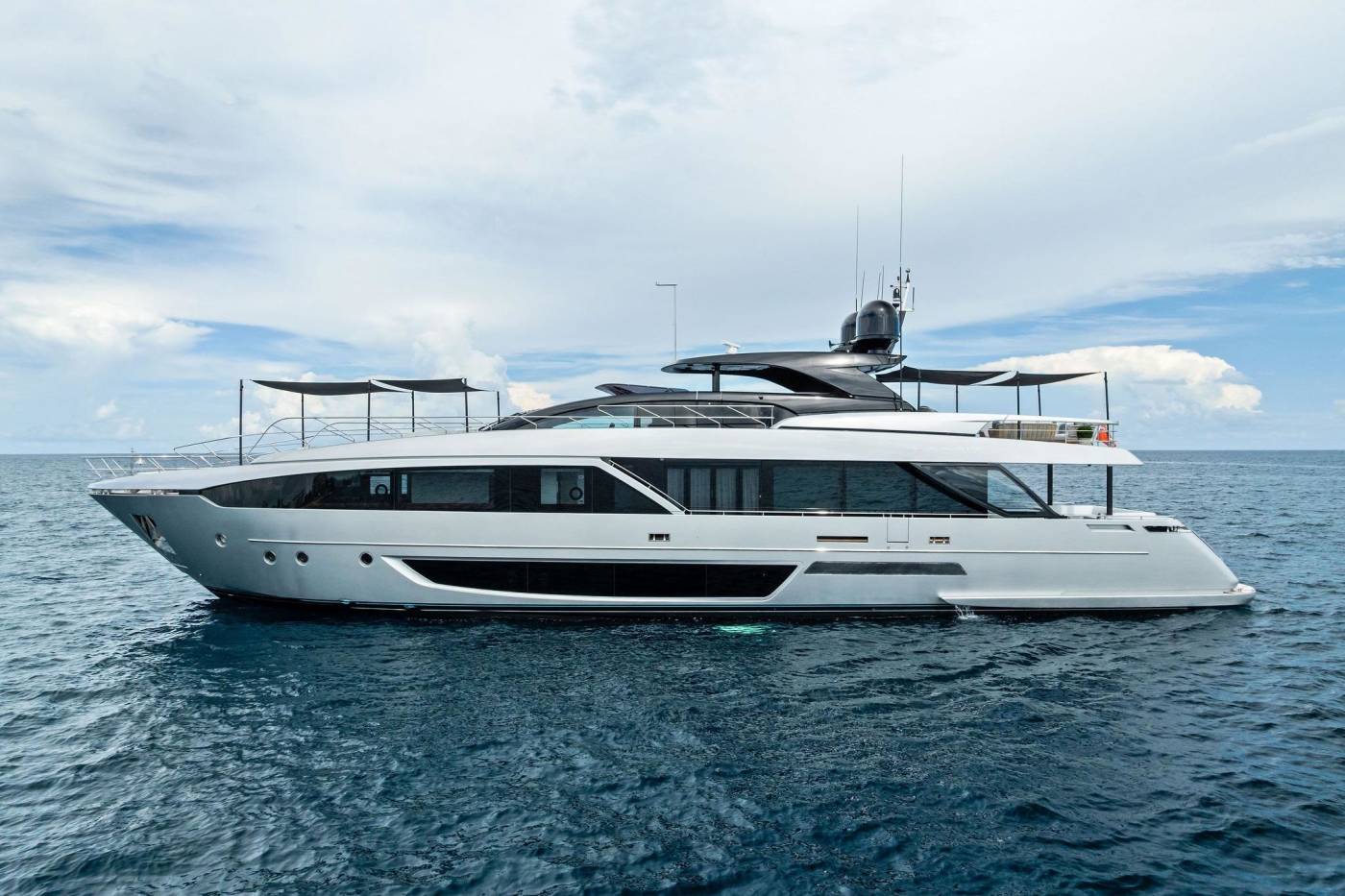 Riva Royale — photo 1 of 10