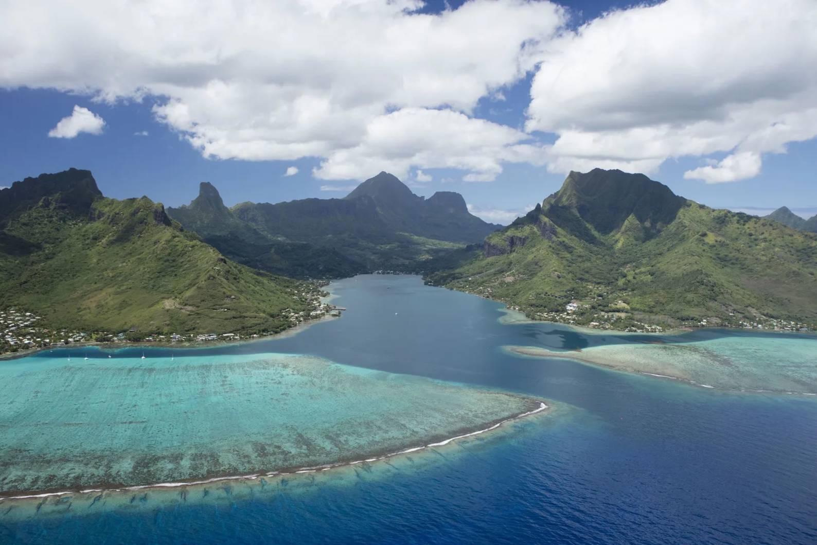 Opunohu Bay Moorea
