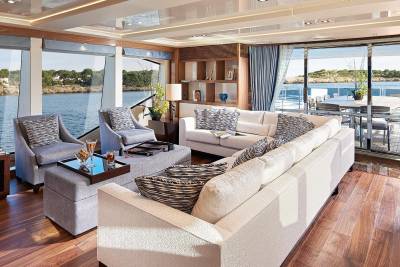 40m Zozo Yacht | Sunseeker 131 Yacht | Y.CO