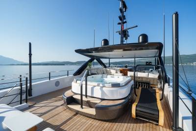 Relax in the jacuzzi or get a workout on the treadmill aboard this luxurious yacht with stunning ocean views.