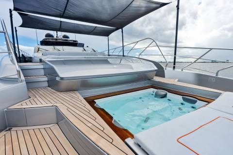 Relax and unwind in the luxurious onboard jacuzzi of this stunning yacht.