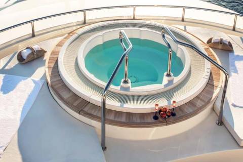 Enjoy a refreshing dip in the onboard jacuzzi, complete with chilled drinks and plush towels.