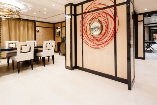 Amels 206 Through the Lens