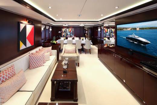 Perle Noire Through the Lens