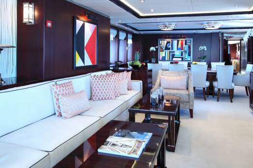 Perle Noire Through the Lens