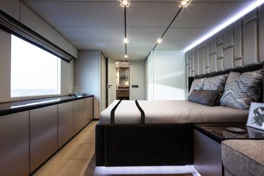 Sunreef 80 Power Eco Through the Lens