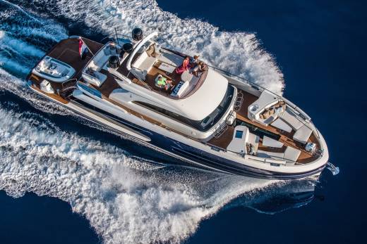Van Der Valk 660 BeachClub Through The Lens