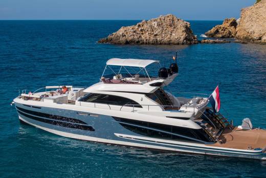 Van Der Valk 660 BeachClub Through The Lens