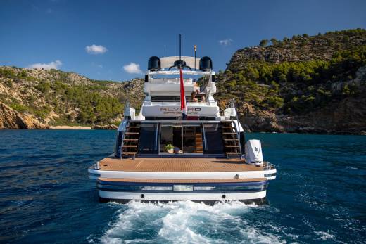 Van Der Valk 660 BeachClub Through The Lens