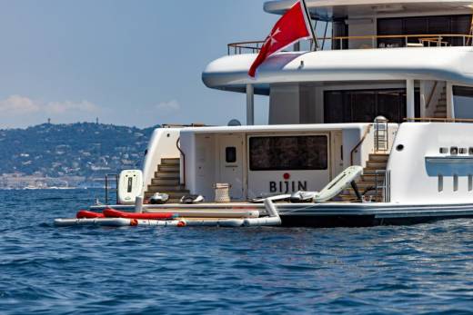 Bijin Through the Lens