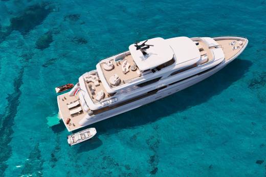 Moonen Martinique YN206 through the Lens