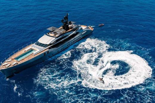 DB9 Through The Lens