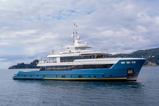 Three-Deck Flexplorer 146 Through the Lens