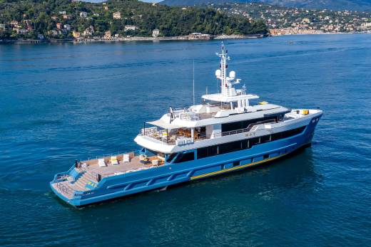 Three-Deck Flexplorer 146 Through the Lens