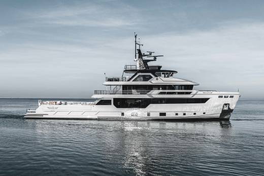  Four-deck Flexplorer 146 Through the Lens