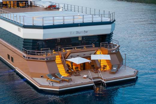 La Datcha Through the Lens