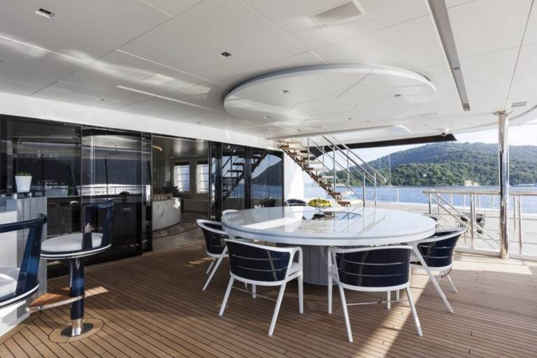 A Hybrid Superyacht
