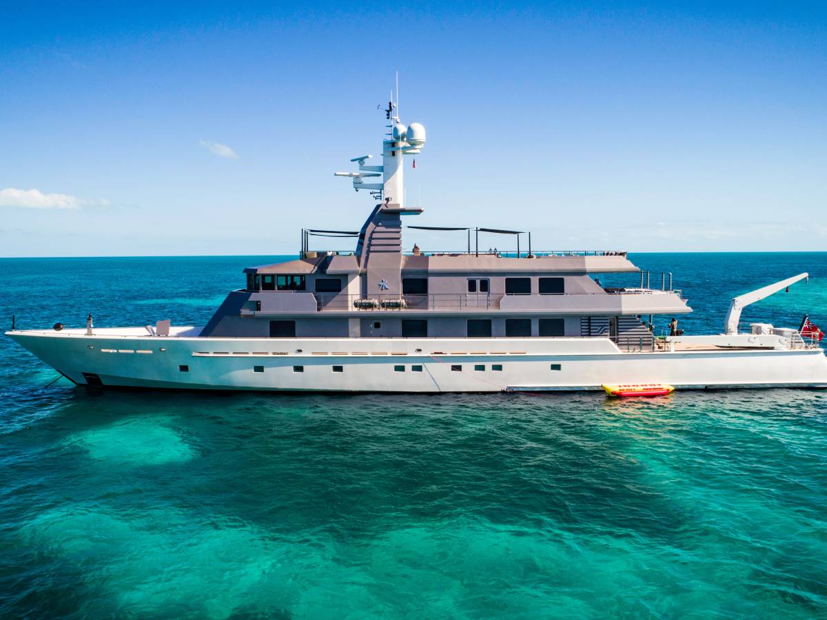 53m Oceanfast Yacht Mizu For Sale | Y.CO