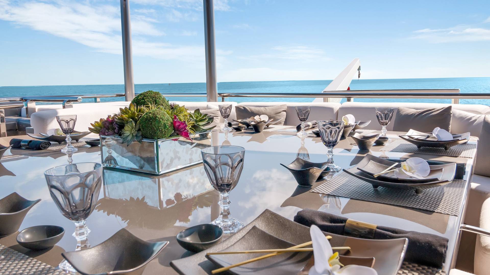 Quietly polished, guest‑first