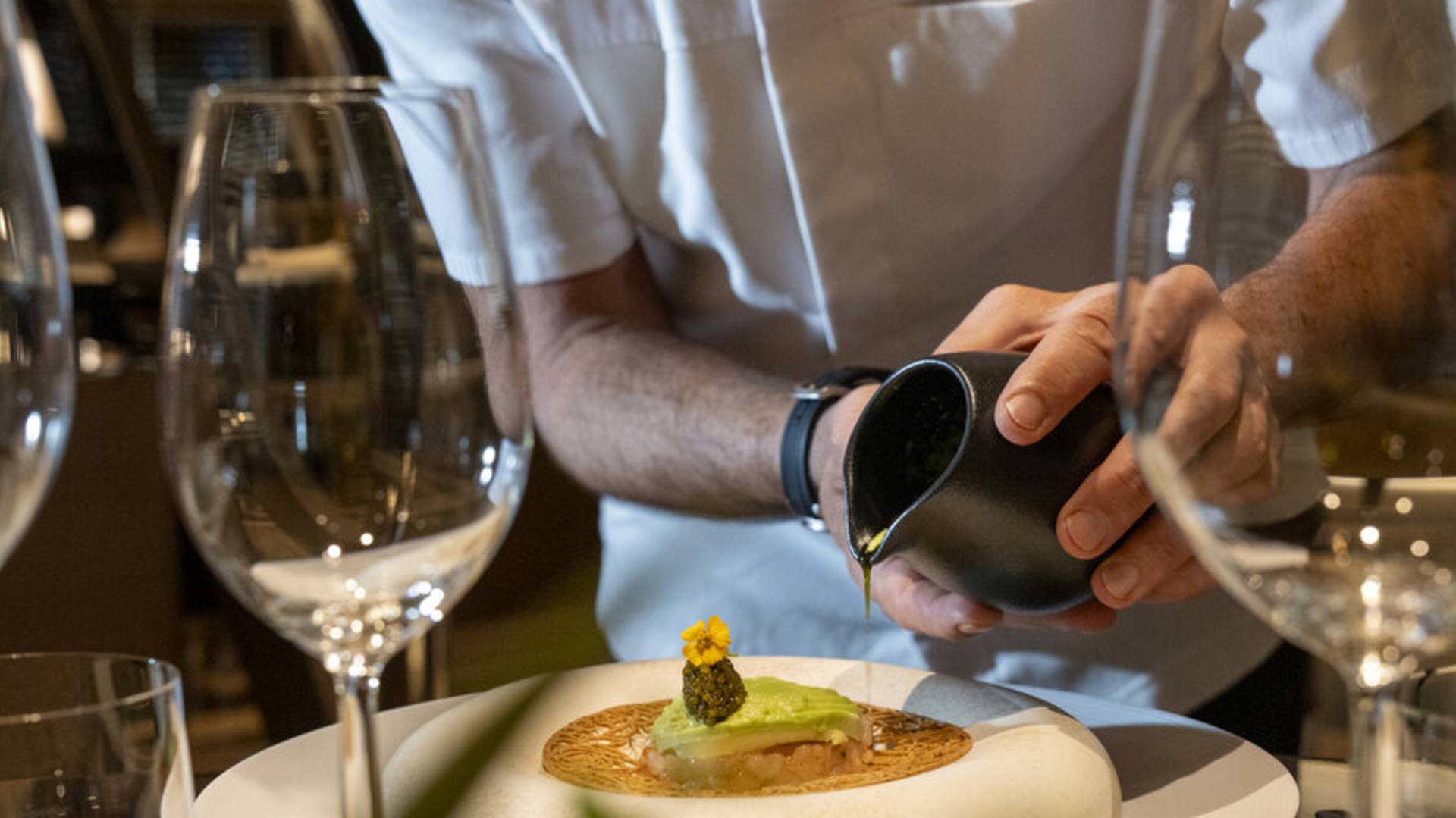 Quietly polished, guest‑first