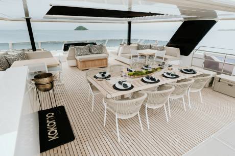 Spacious Flybridge