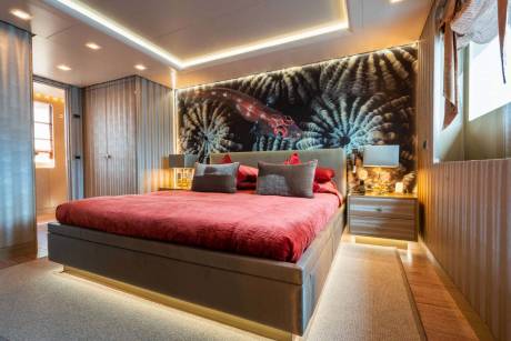Decedent double cabins
