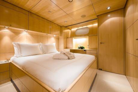  Elegant Double Cabin