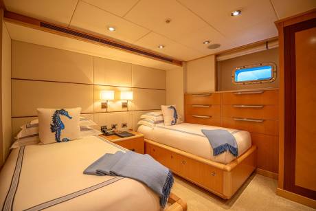 Stylish Twin Cabin