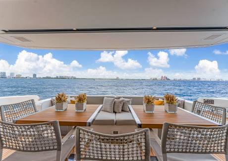 Top Deck Dining and Bar