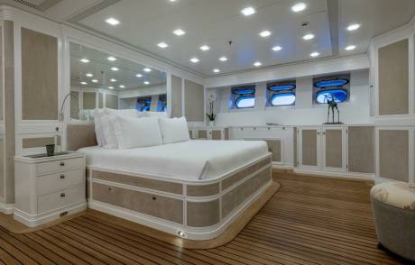 5 Plush Cabins