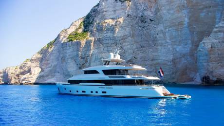 Axopar 37 XC adventure tender