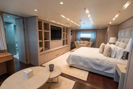 Main Deck Master Suite