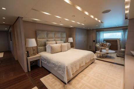 Flexible Five-Cabin Layout