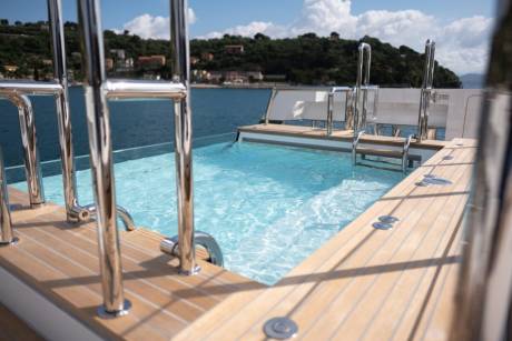 Aft-Deck Infinity Pool