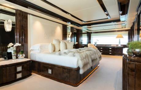 Full-Beam Main Deck Master Suite