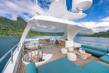 Easy and Sun‑soaked Sun Deck